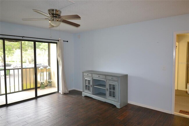 Building Photo - 3232 Lake Pine Way E