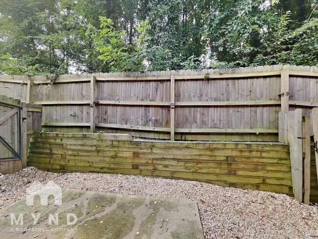 Building Photo - 4445 Newfangle Rd