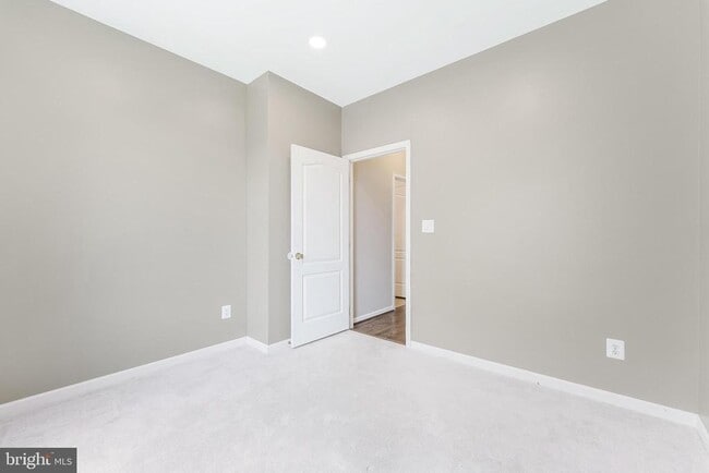 Building Photo - 20152 Boxwood Pl