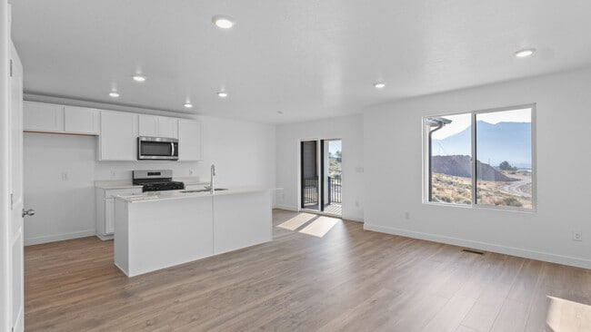 Building Photo - Brand-New Modern Townhome with Stunning Views!