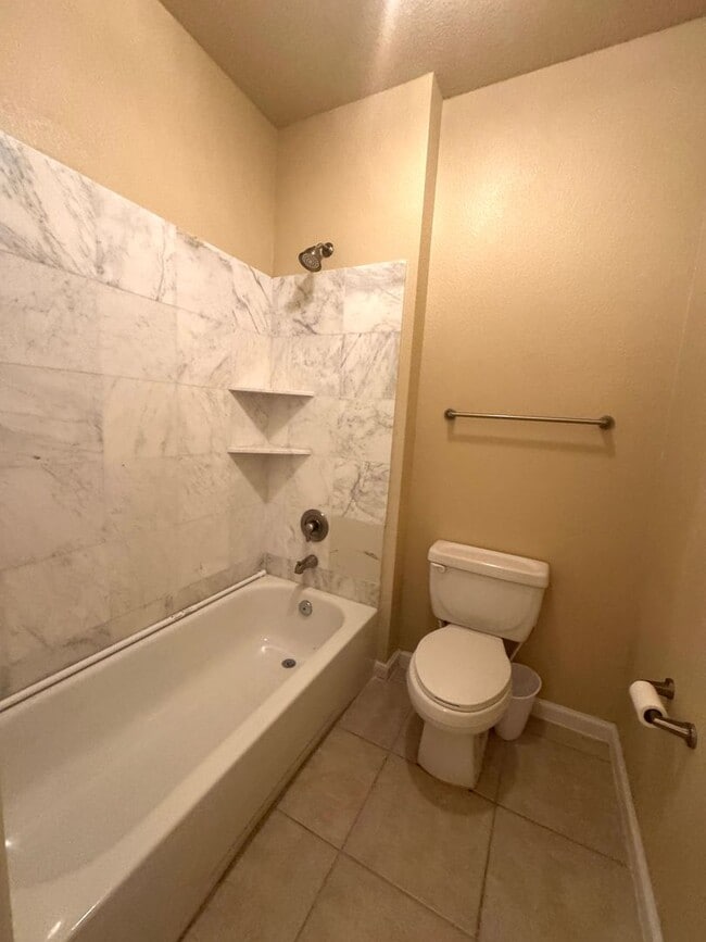 Building Photo - GREAT LOCATION NEAR MEDICAL & USAA | 3 BED...