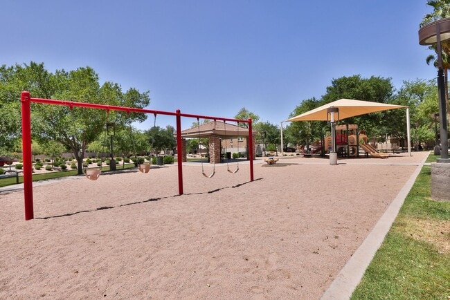 Building Photo - Beautiful Gilbert 3 bed/3 bath Home in The...
