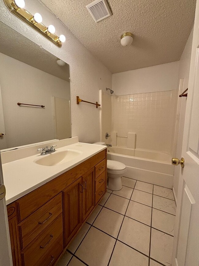 Building Photo - 3739 Hulen Park Cir