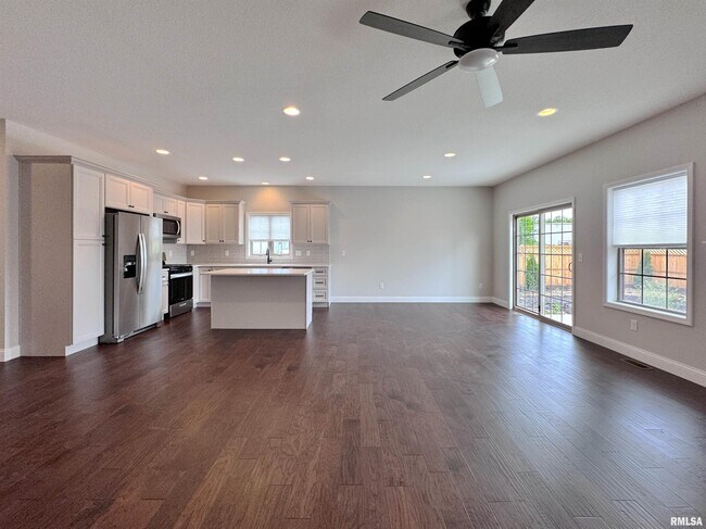Building Photo - 7615 Walnut Bend Dr