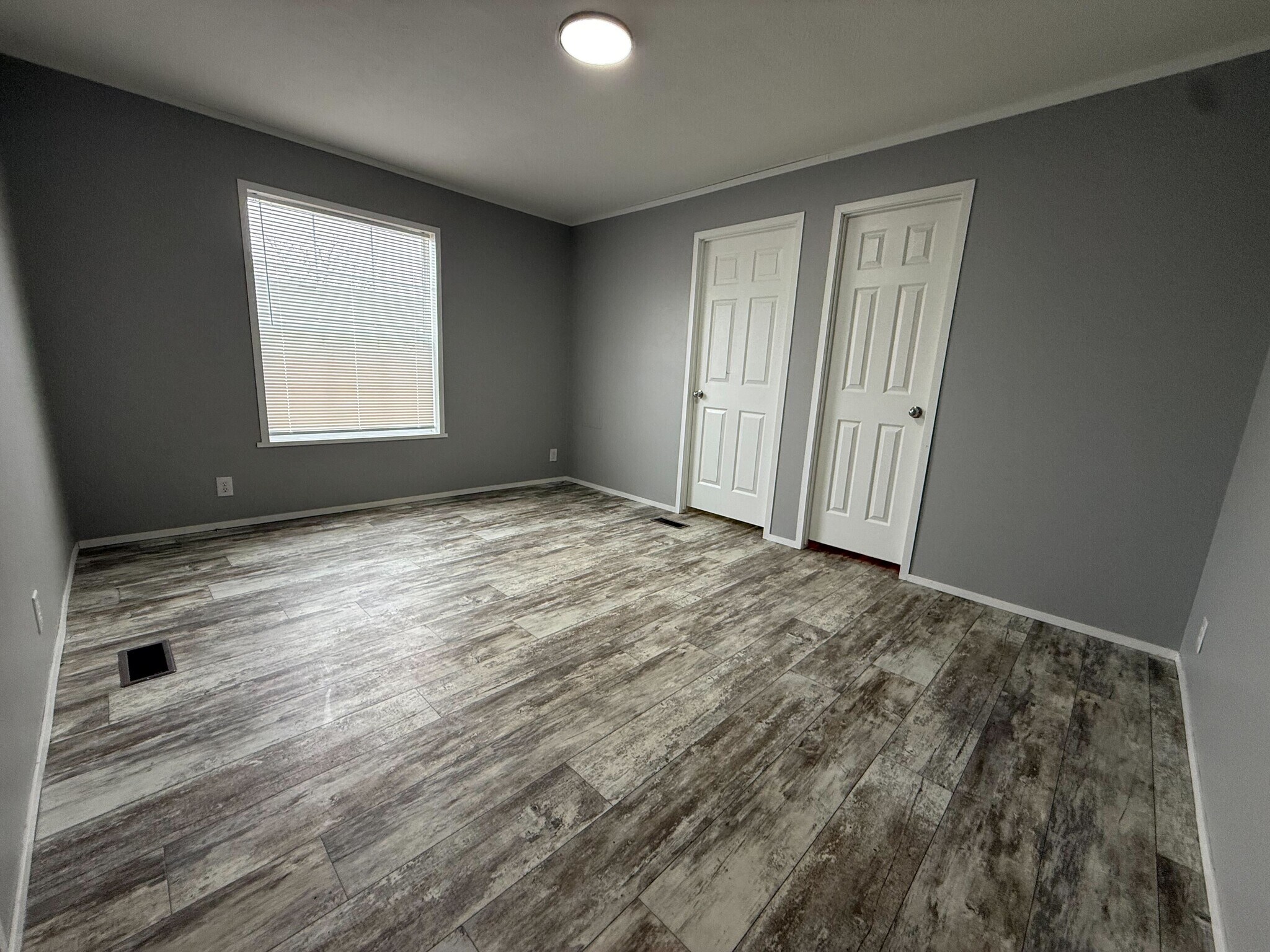 Building Photo - 11827 Cascade Cir