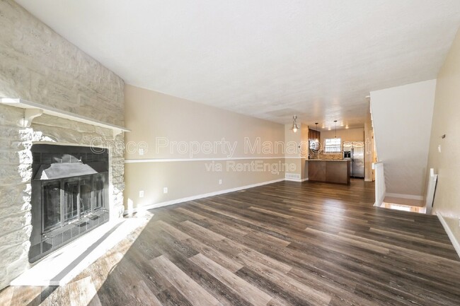 Building Photo - 8165 S Fillmore Way