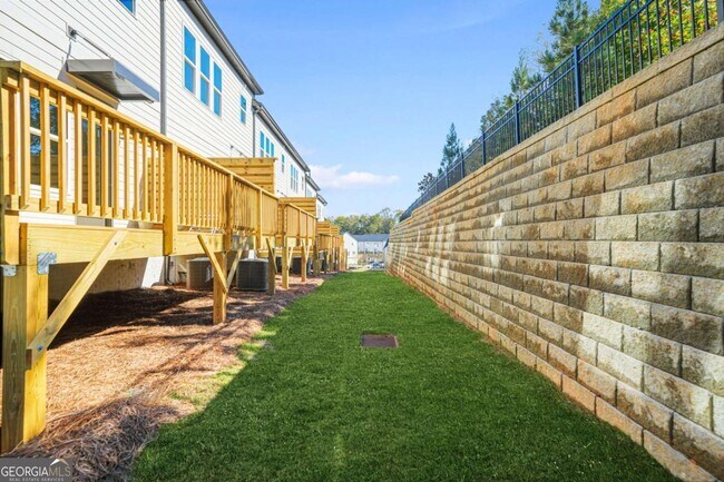 Building Photo - 1500 Wicker Wood Pl