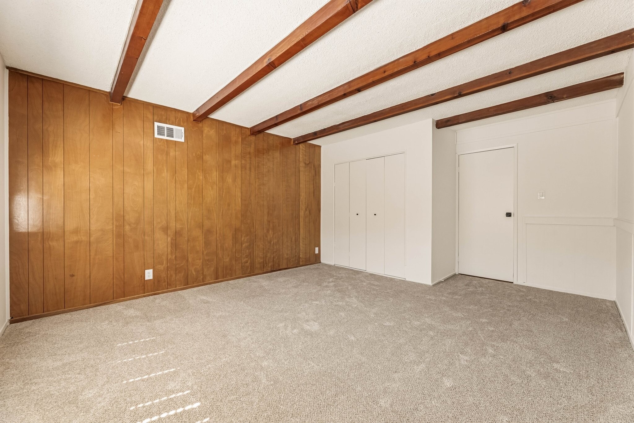 Building Photo - 100 N El Molino St