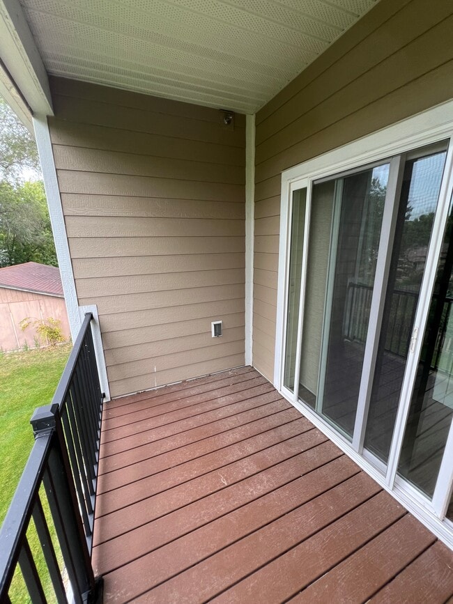 Balcony - 916 Cedar Dr