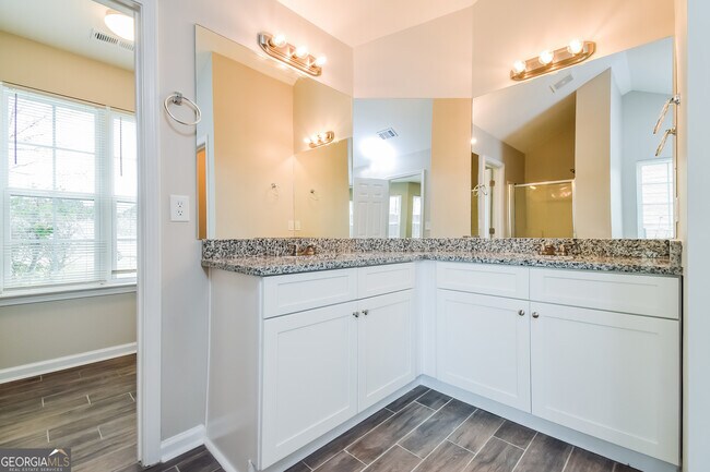 Building Photo - 708 Winesap Ct