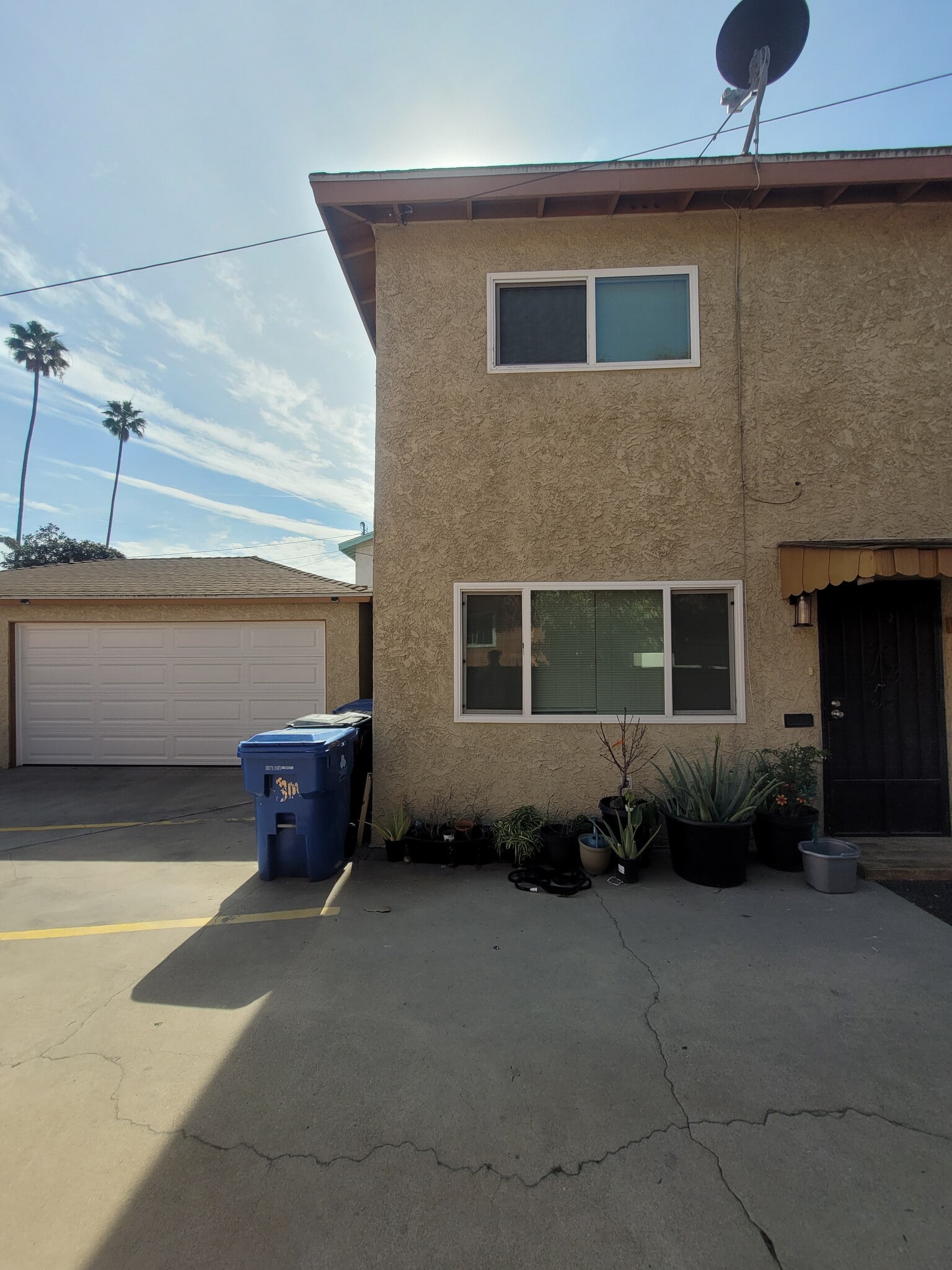 Building Photo - 931 Island Ave