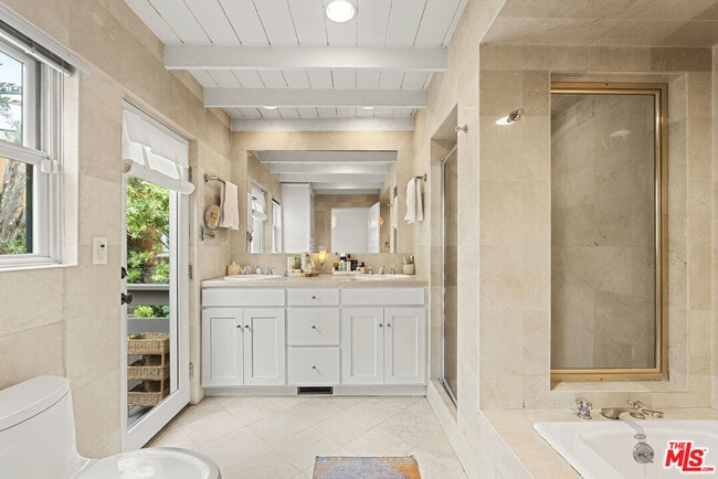 Building Photo - 7445 Palo Vista Dr