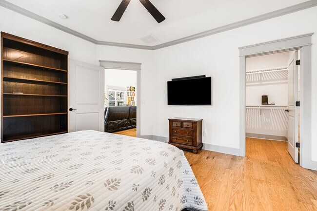 Building Photo - Modern & Fully-Furnished 3-Bedroom Home in Arden with Utilities Included