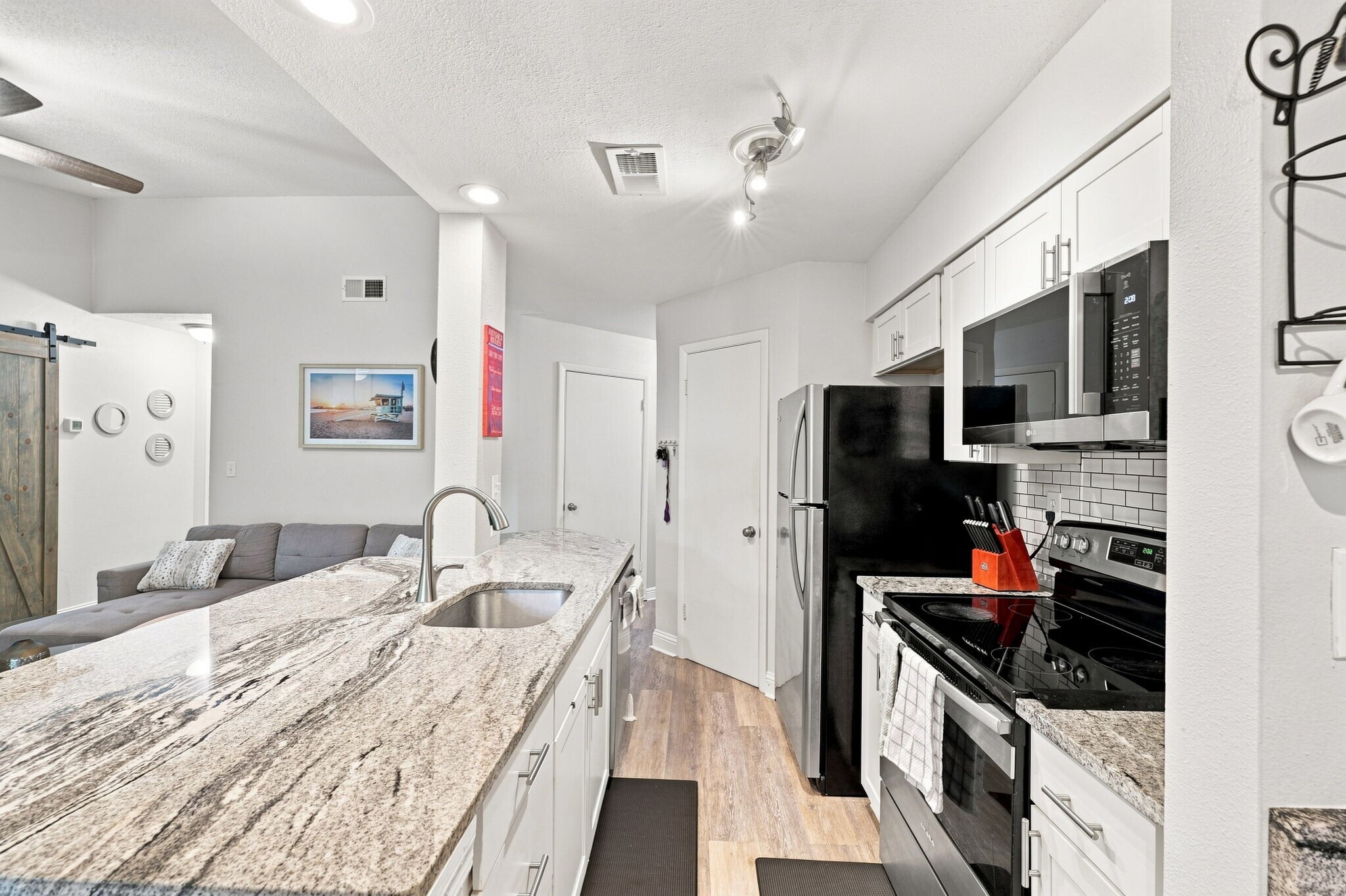 Building Photo - 8630 Mallard Reserve Dr