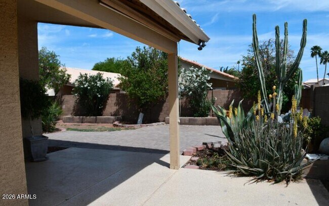 Building Photo - 1476 E Silver Creek Rd