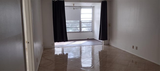 Building Photo - 9340 Lagoon Pl