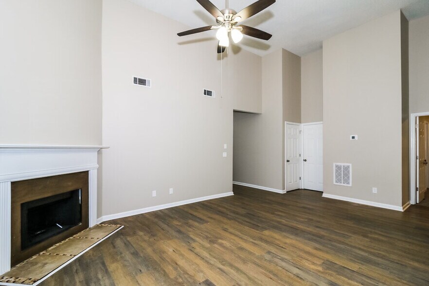 Building Photo - 230 Cinnamon Oak Cir