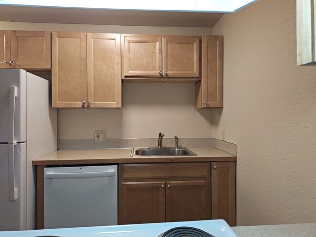 Primary Photo - Three bedroom - washer and dryer in unit! ...
