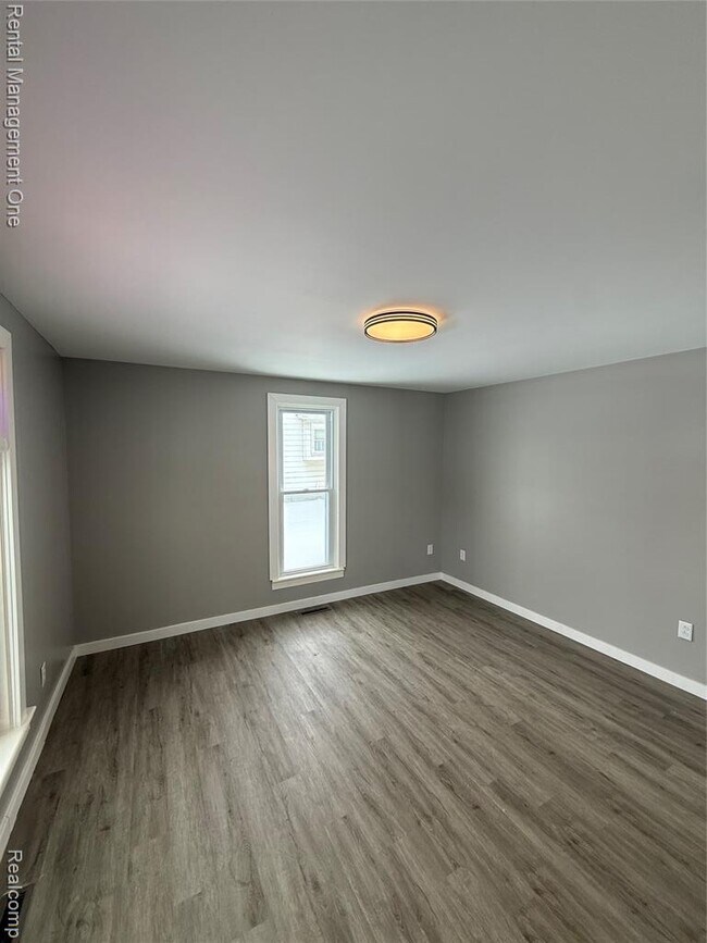 Building Photo - 276 E Chicago Blvd