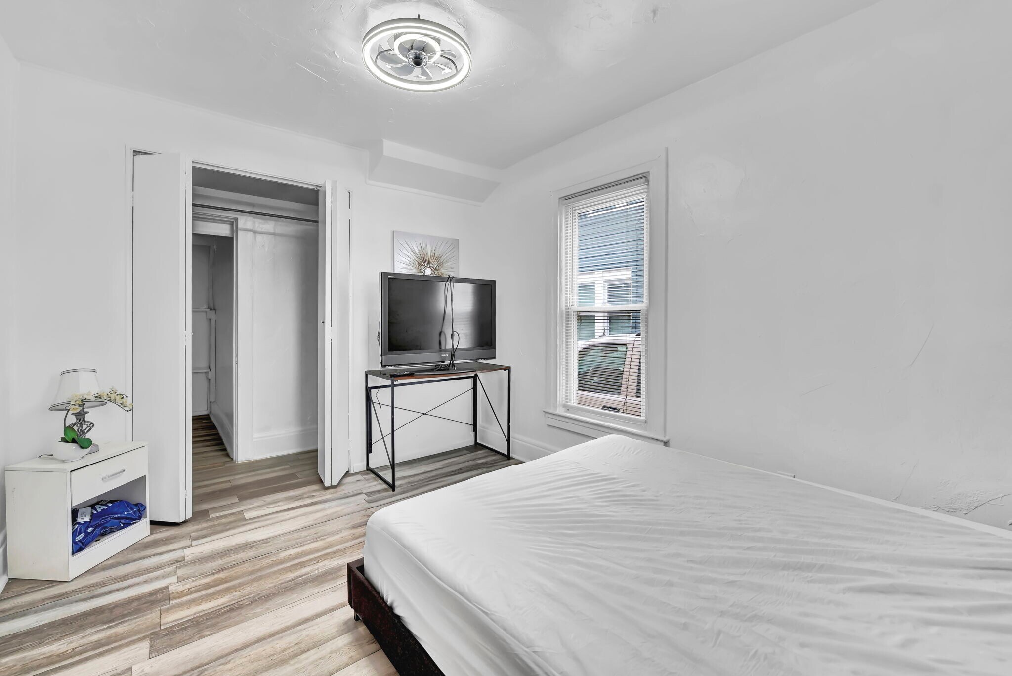 Building Photo - 427 E 156th St