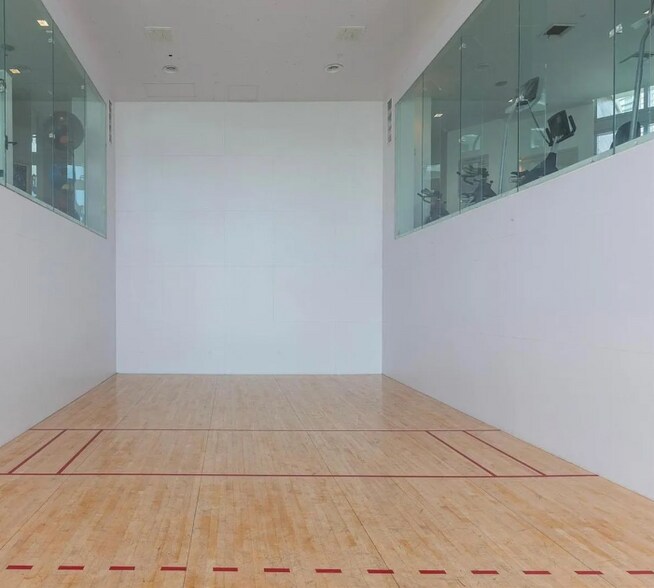 Building Photo - 350 S Miami Ave