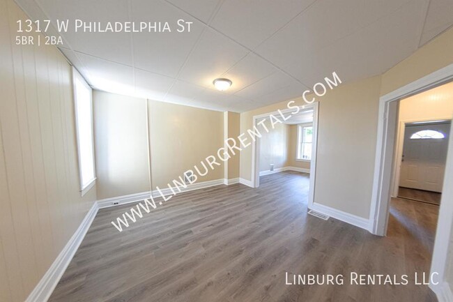 Building Photo - 1317 W Philadelphia St