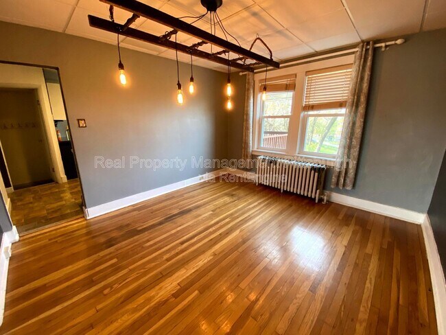 Building Photo - 1808 Pioneer Ave