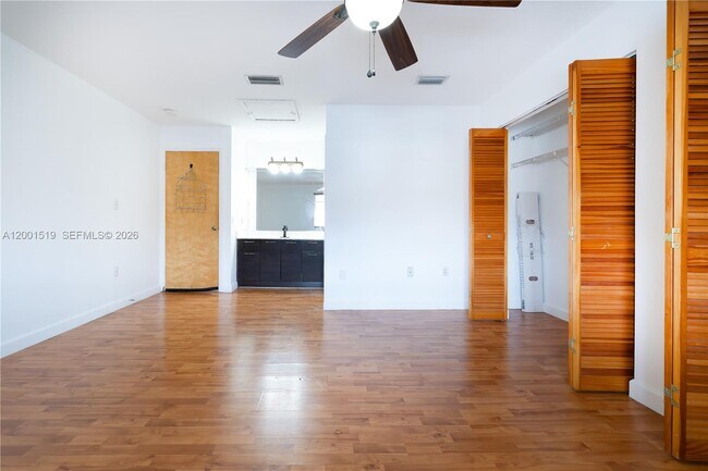 Building Photo - 10017 W Okeechobee Rd