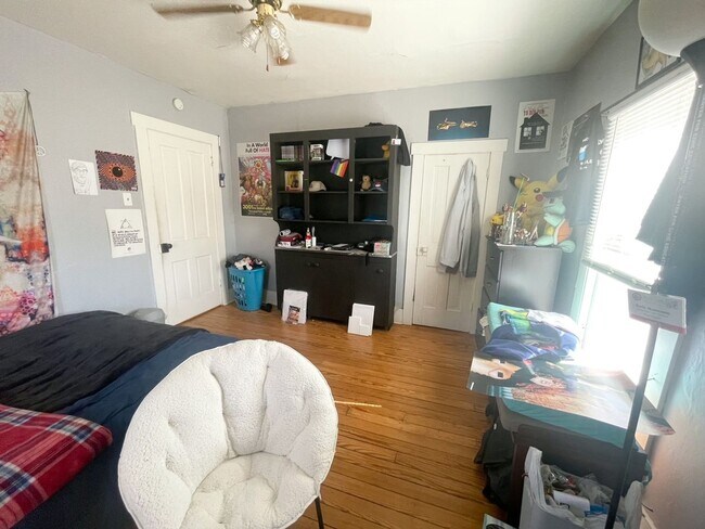 Building Photo - Italian Estates Property Management