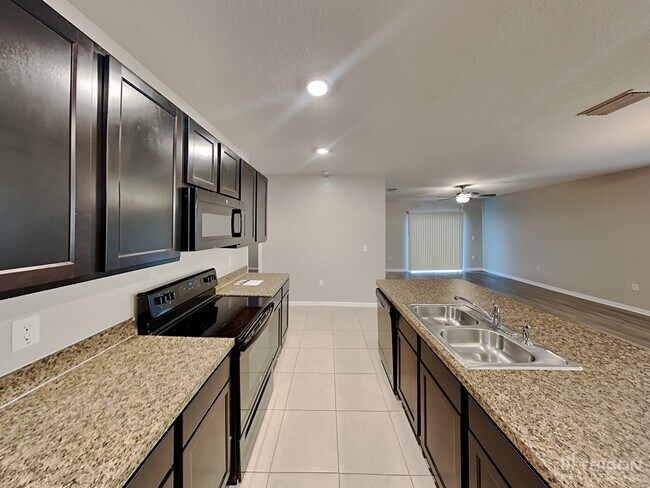 Building Photo - 10305 Geese Trail Cir