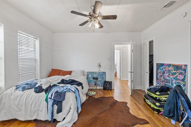 Building Photo - 1202 E 29th St