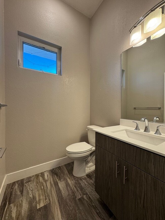 Building Photo - Work Downtown?