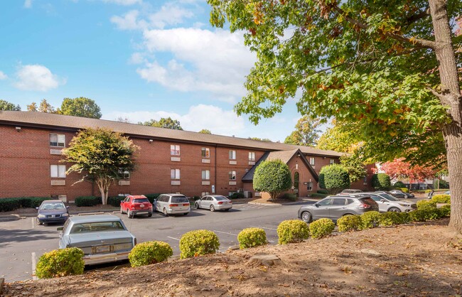 Building Photo - 5830 Westpark Dr
