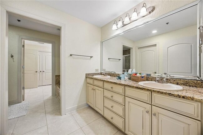 Building Photo - 150 Salt Air Dr