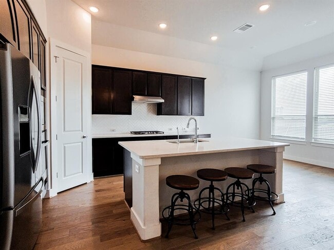 Building Photo - 5645 Bellissima Way