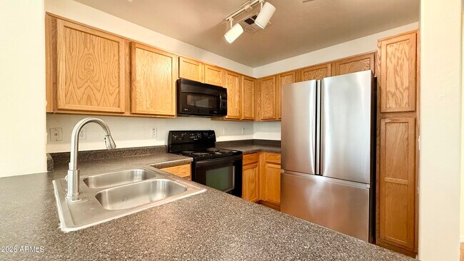 Building Photo - 161 W Campbell Ct