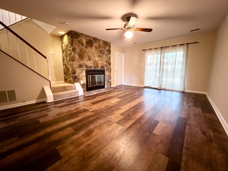 Building Photo - 9894 Burke Pond Ct