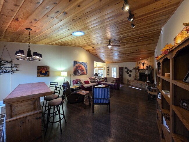 Building Photo - 7507 Tall Pine Dr