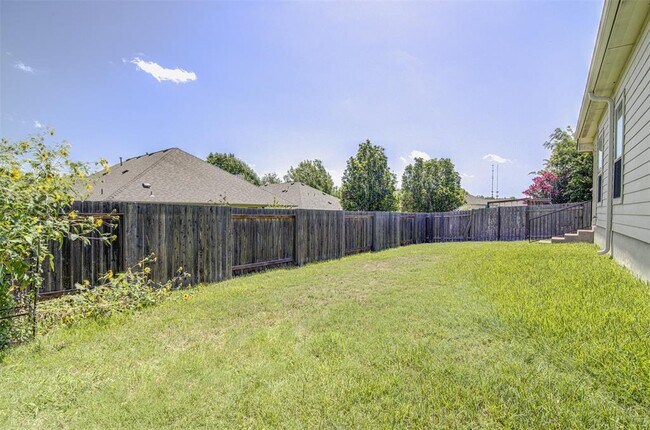 Building Photo - 1610 Greenside Dr