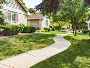 Building Photo - RENT SPECIAL -- RENOVATED Condo Style Lower 2 Bedroom 2 Bathroom Apartment is Available