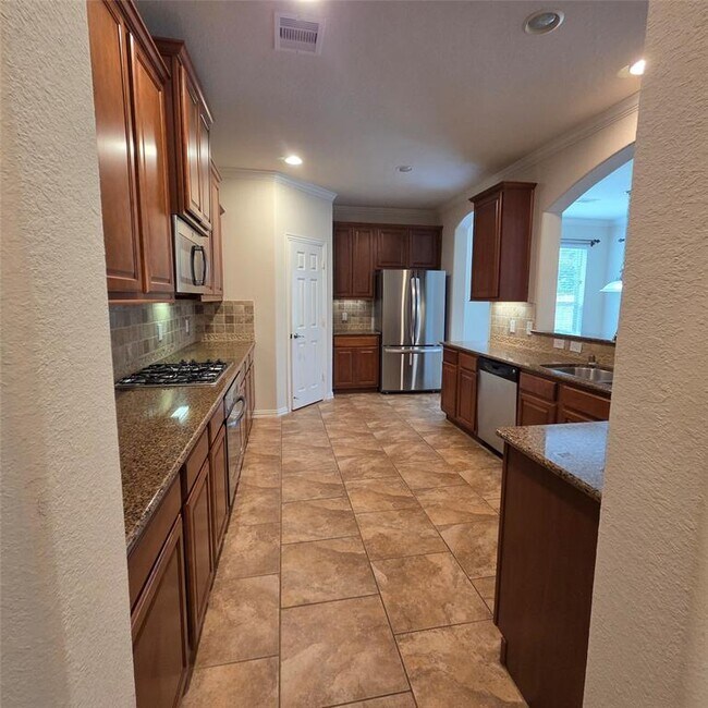 Building Photo - 26101 Brickhill Dr