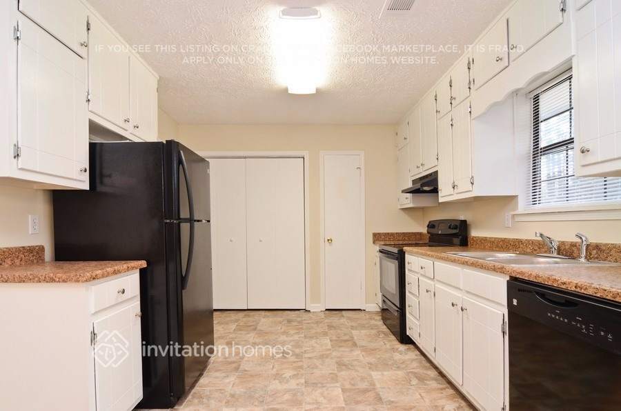 Building Photo - 837 Cochise Trail SE