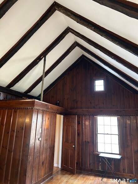 Building Photo - 684 Field St