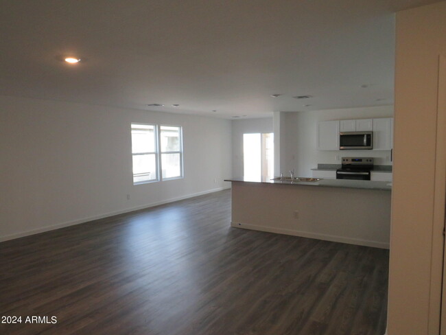 Building Photo - 1456 W Toltec Dr