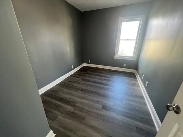 Building Photo - 1414 Plymouth Ave