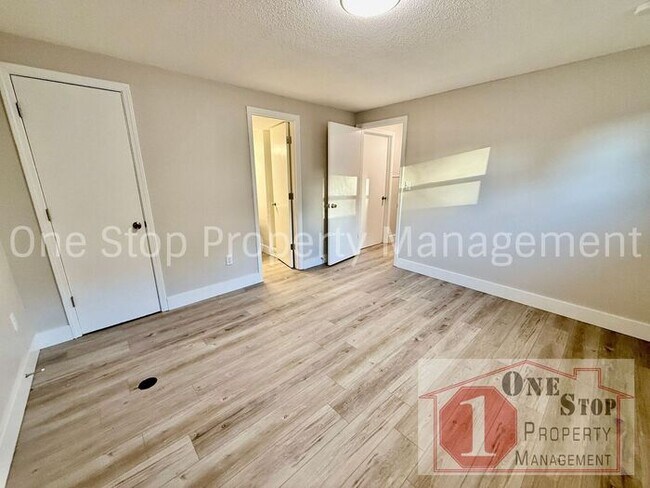 Building Photo - 4-Bedroom, 2.5-Bathroom home in Independence