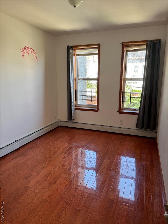 Building Photo - 723 45th St