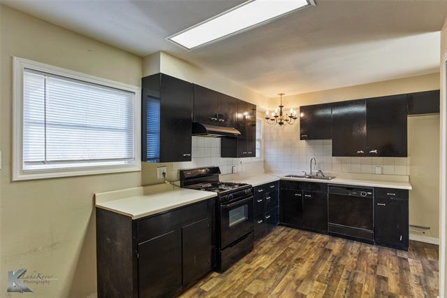 Building Photo - 4042 Benbrook St