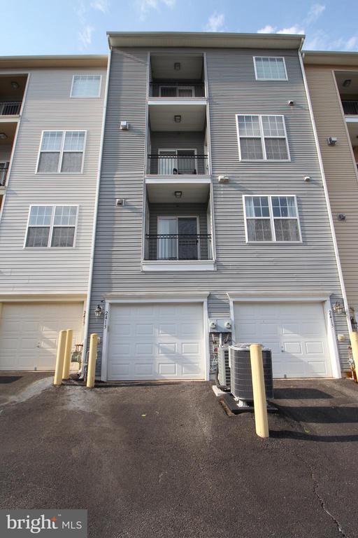 Building Photo - 2415 Rainswood Ln