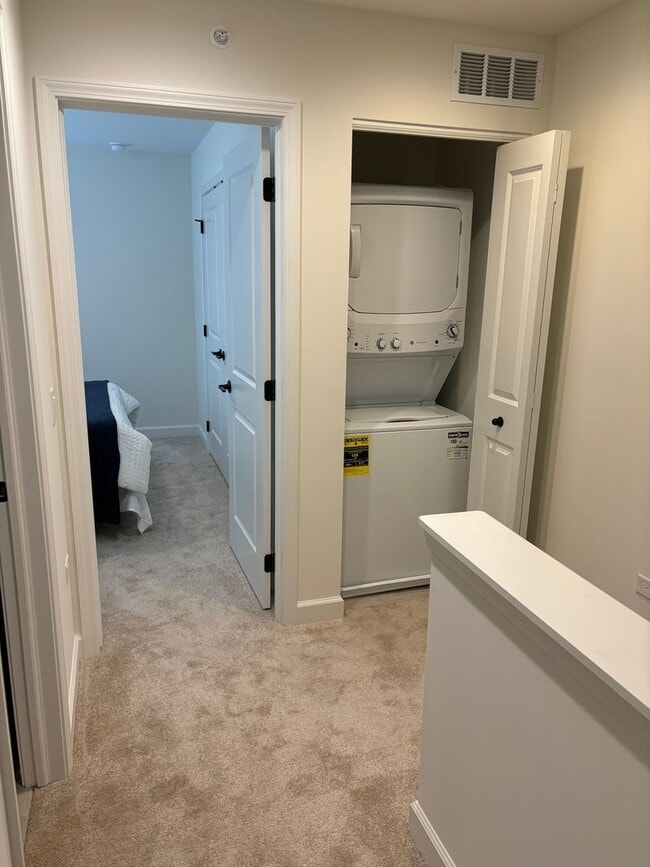 Building Photo - 1436 Naperville Wheaton Rd